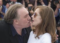 Isabelle Huppert e Gérard Depardieu bacio